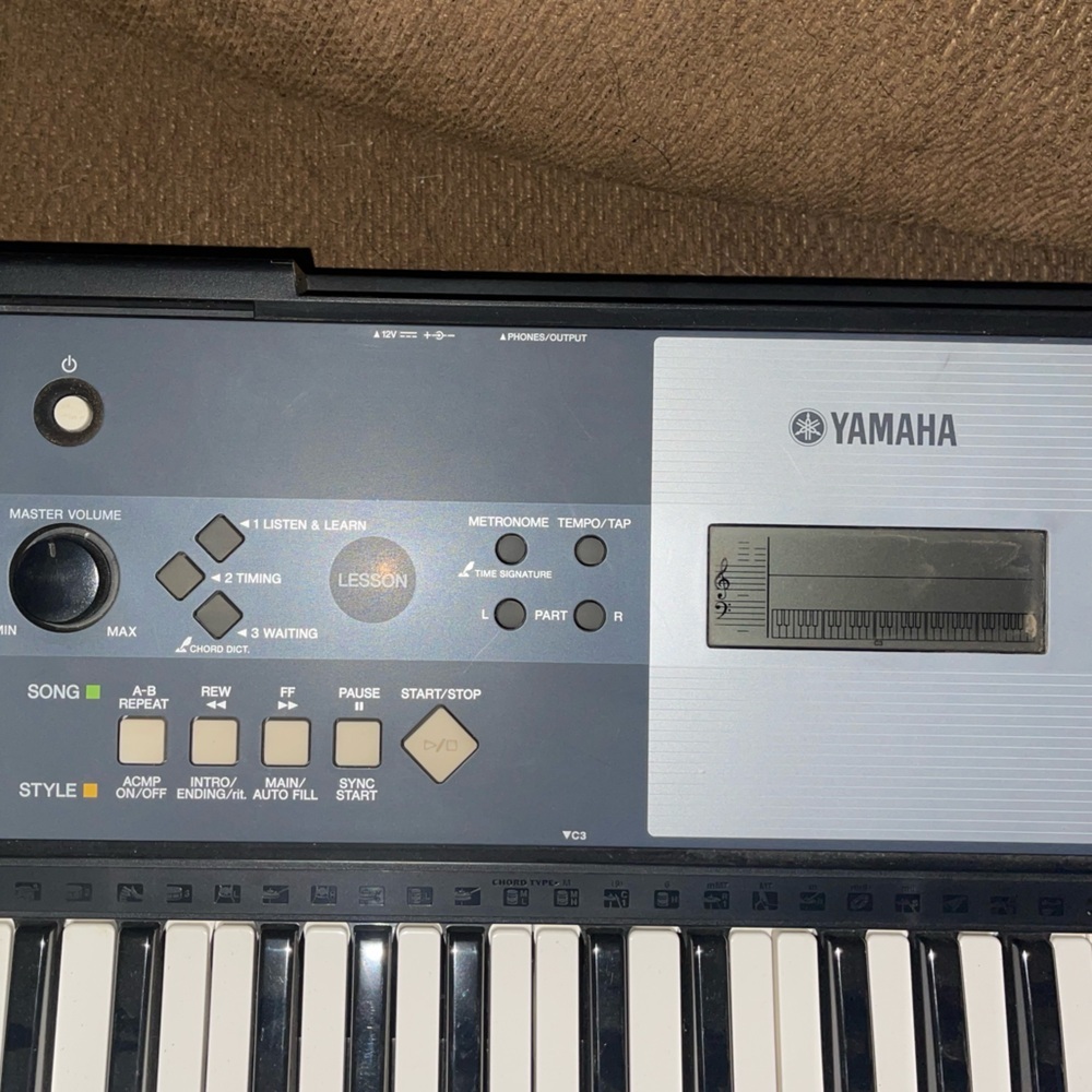 Yamaha YPT-230 Keyboard - Picture 2 of 8
